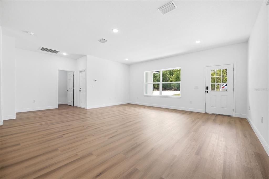 For Sale: $285,000 (3 beds, 2 baths, 1540 Square Feet)