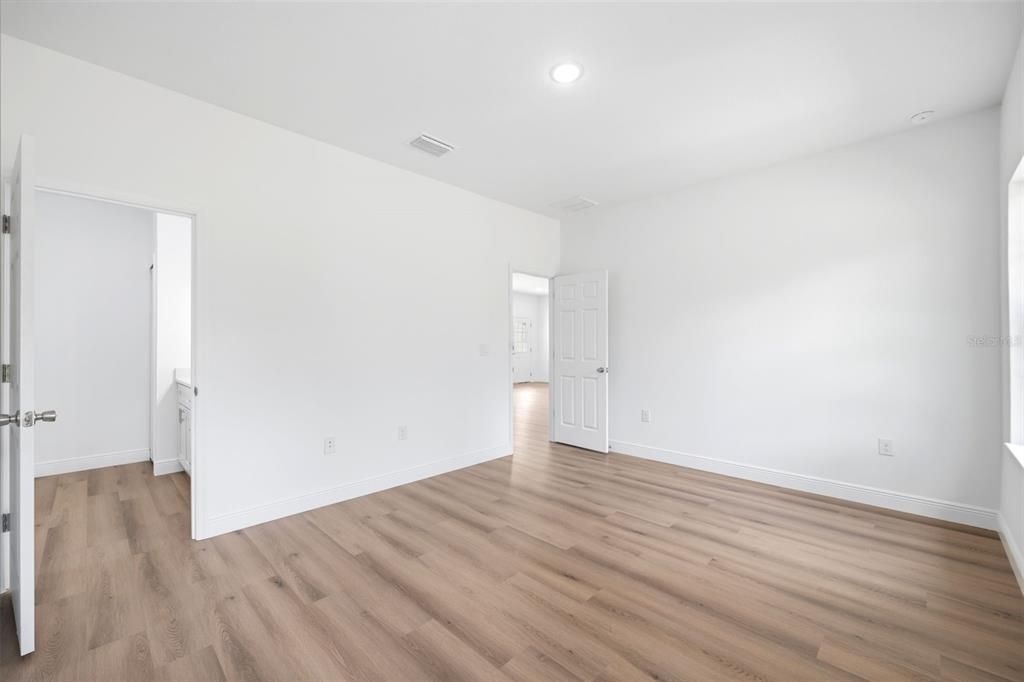 For Sale: $285,000 (3 beds, 2 baths, 1540 Square Feet)