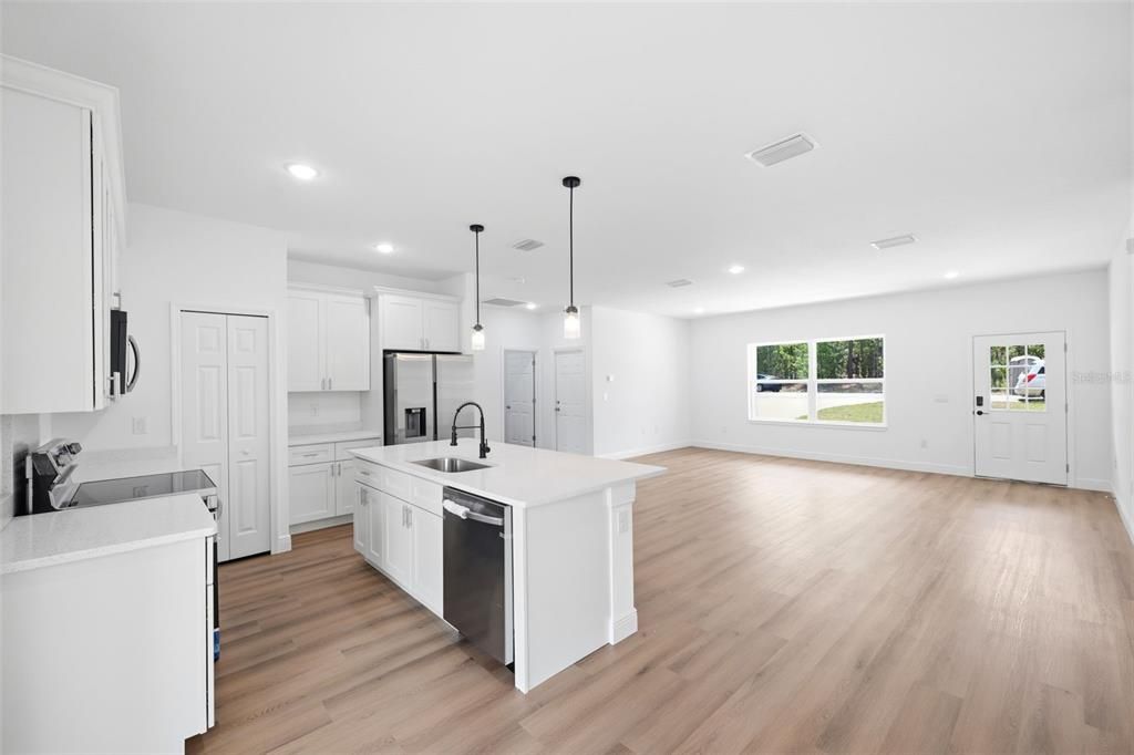 For Sale: $285,000 (3 beds, 2 baths, 1540 Square Feet)