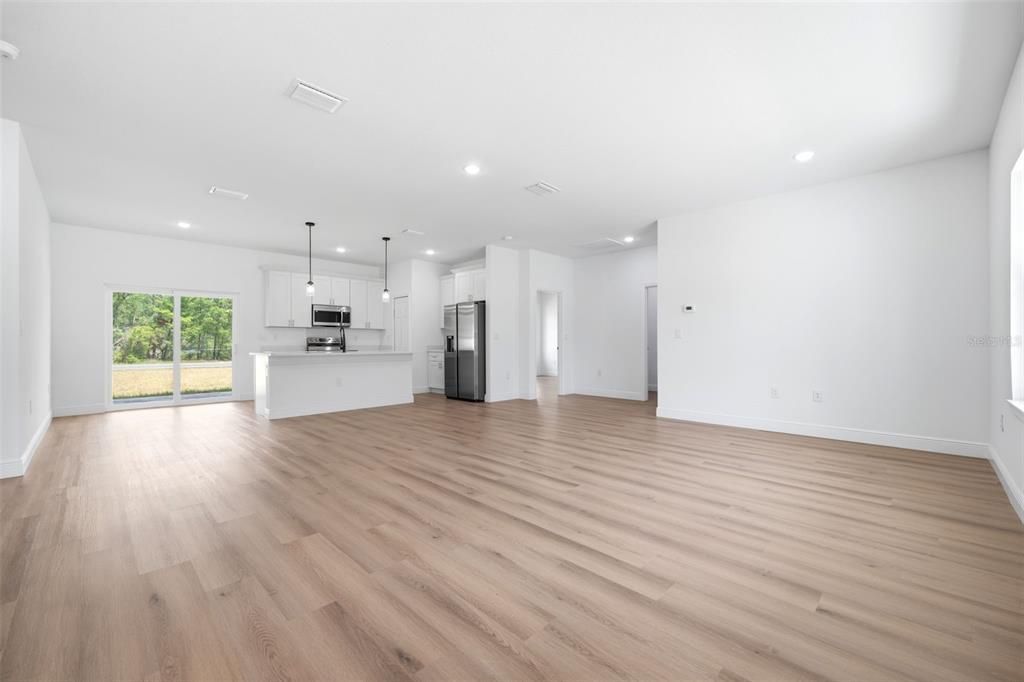 For Sale: $285,000 (3 beds, 2 baths, 1540 Square Feet)