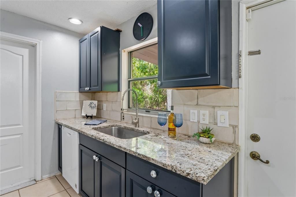 For Sale: $395,000 (6 beds, 0 baths, 2146 Square Feet)
