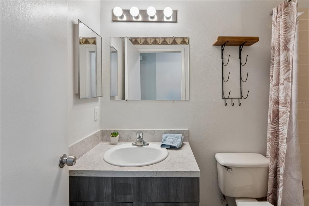 For Sale: $395,000 (6 beds, 0 baths, 2146 Square Feet)