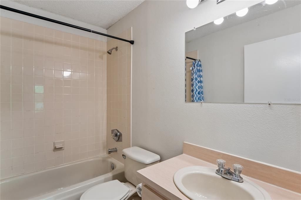 For Sale: $395,000 (6 beds, 0 baths, 2146 Square Feet)