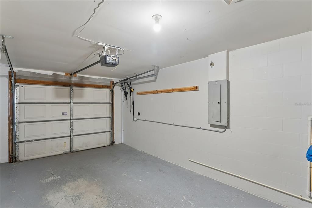 For Sale: $395,000 (6 beds, 0 baths, 2146 Square Feet)