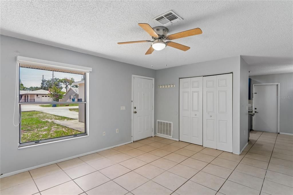 For Sale: $395,000 (6 beds, 0 baths, 2146 Square Feet)
