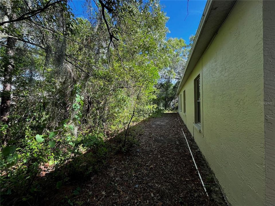 For Sale: $395,000 (6 beds, 0 baths, 2146 Square Feet)