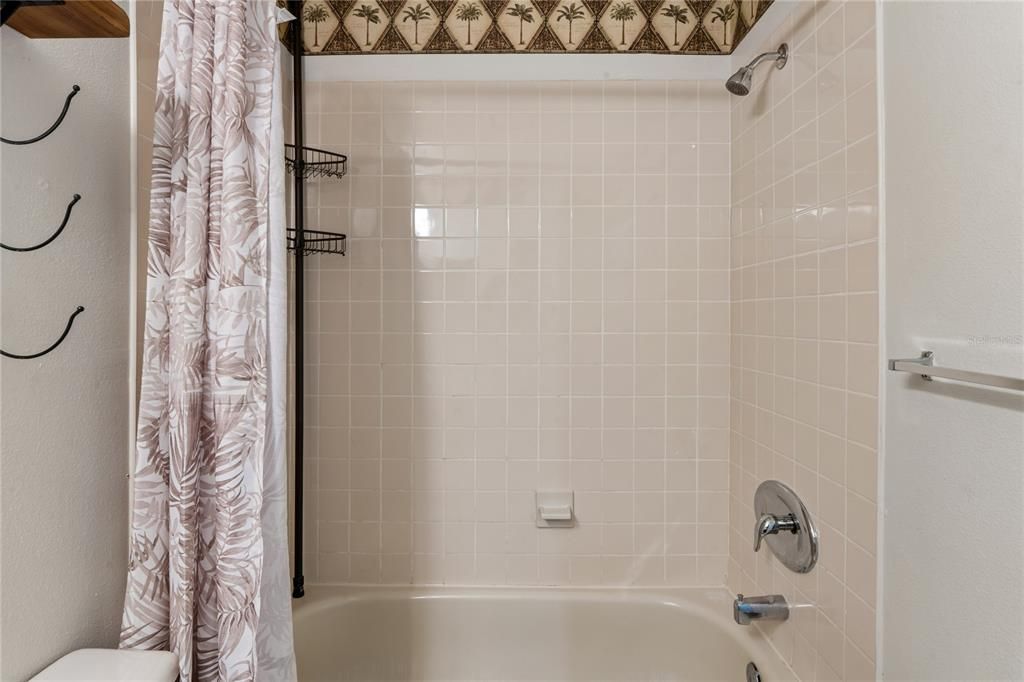 For Sale: $395,000 (6 beds, 0 baths, 2146 Square Feet)