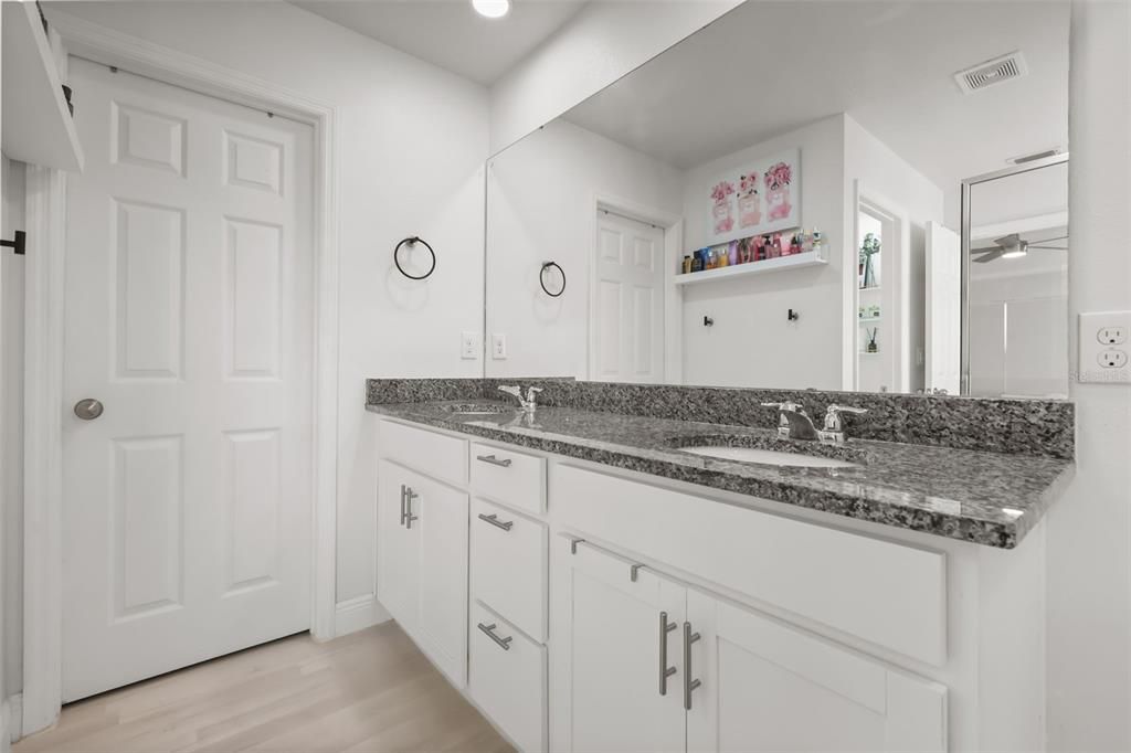 For Sale: $850,000 (3 beds, 2 baths, 2307 Square Feet)