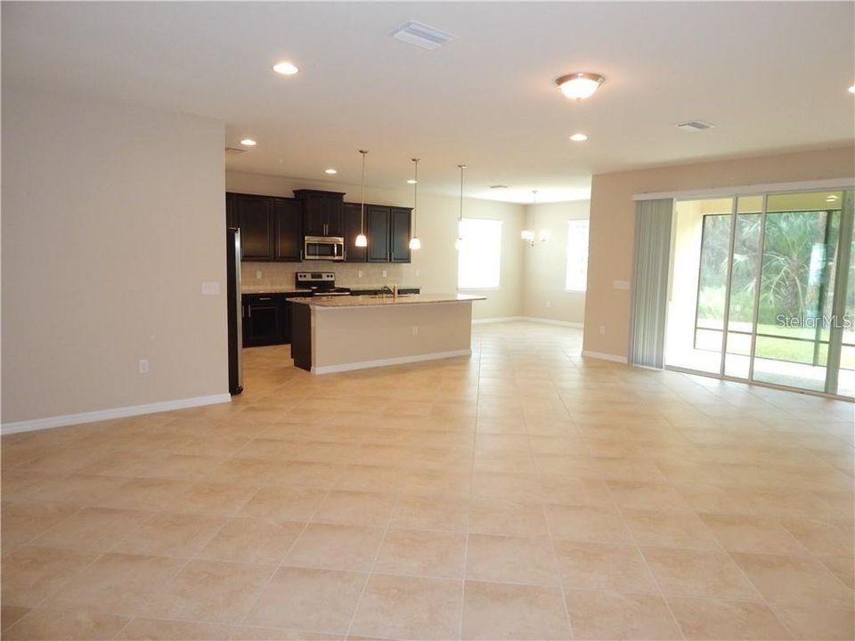 For Rent: $3,145 (4 beds, 3 baths, 2528 Square Feet)
