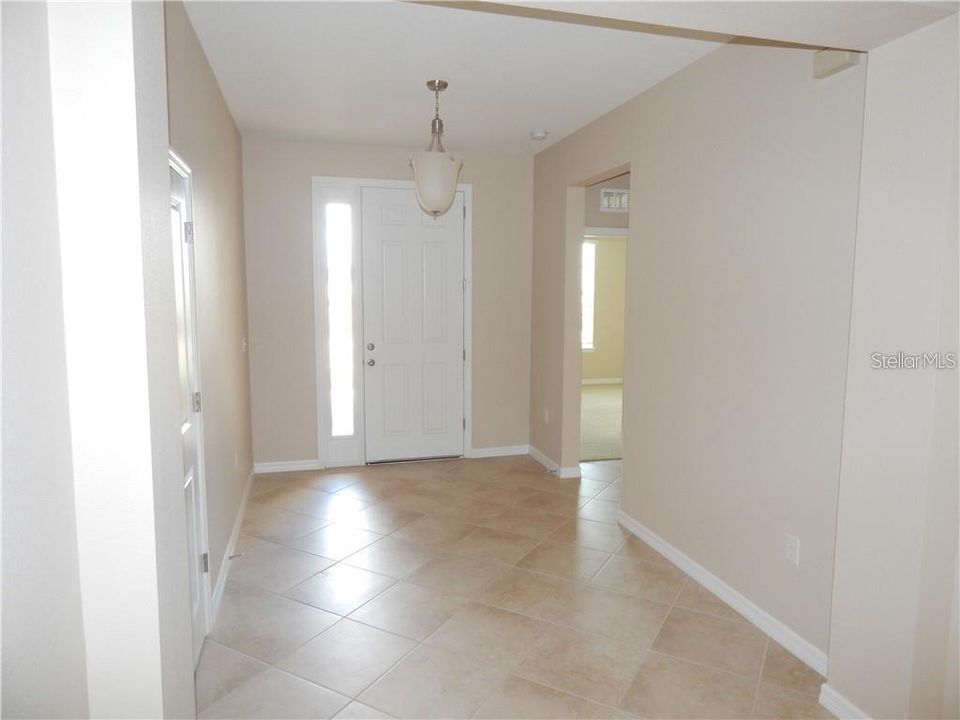 For Rent: $3,145 (4 beds, 3 baths, 2528 Square Feet)