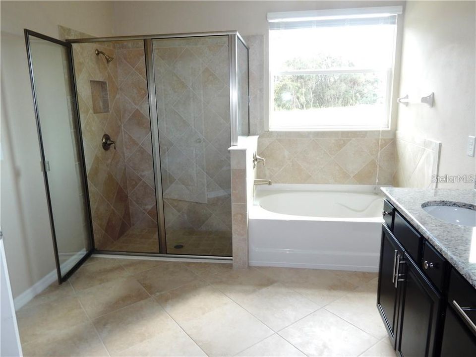 For Rent: $3,145 (4 beds, 3 baths, 2528 Square Feet)
