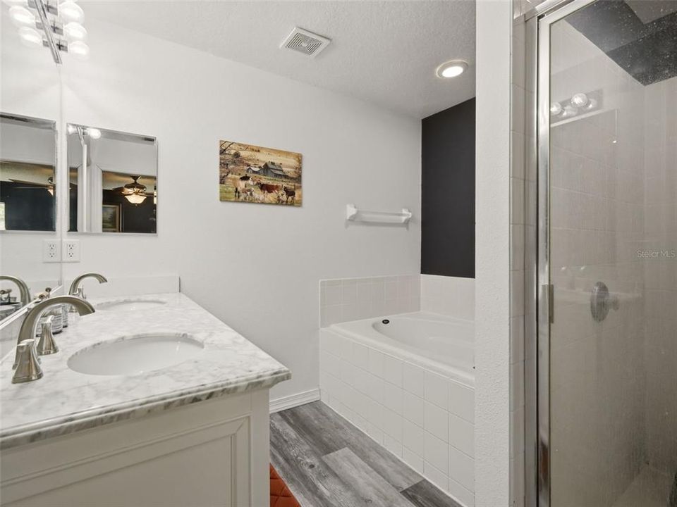 For Sale: $385,000 (3 beds, 2 baths, 1778 Square Feet)
