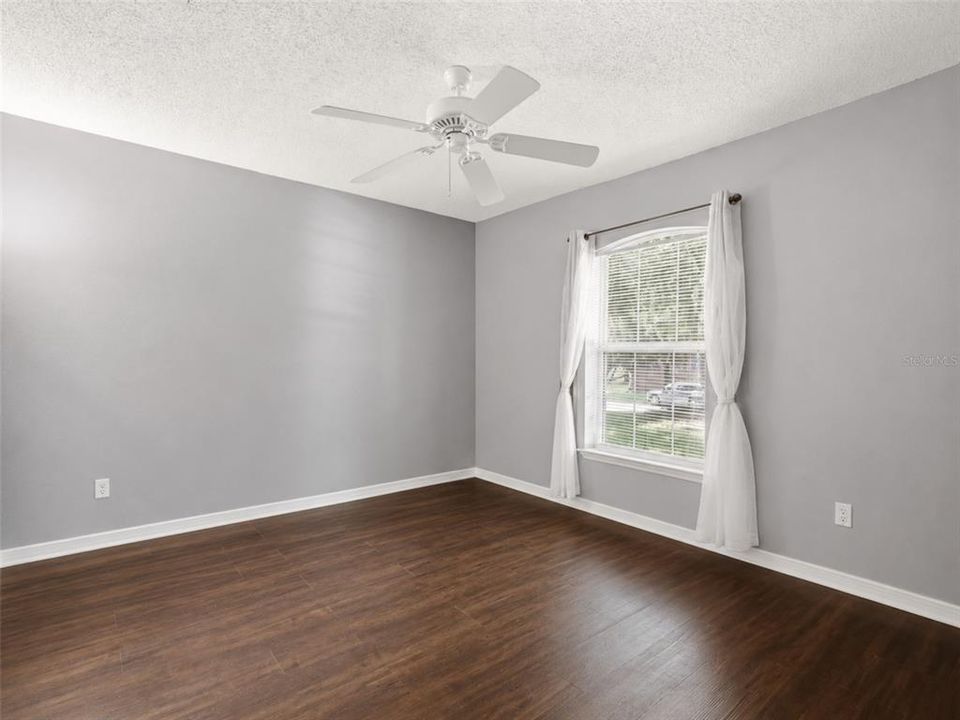 For Sale: $385,000 (3 beds, 2 baths, 1778 Square Feet)
