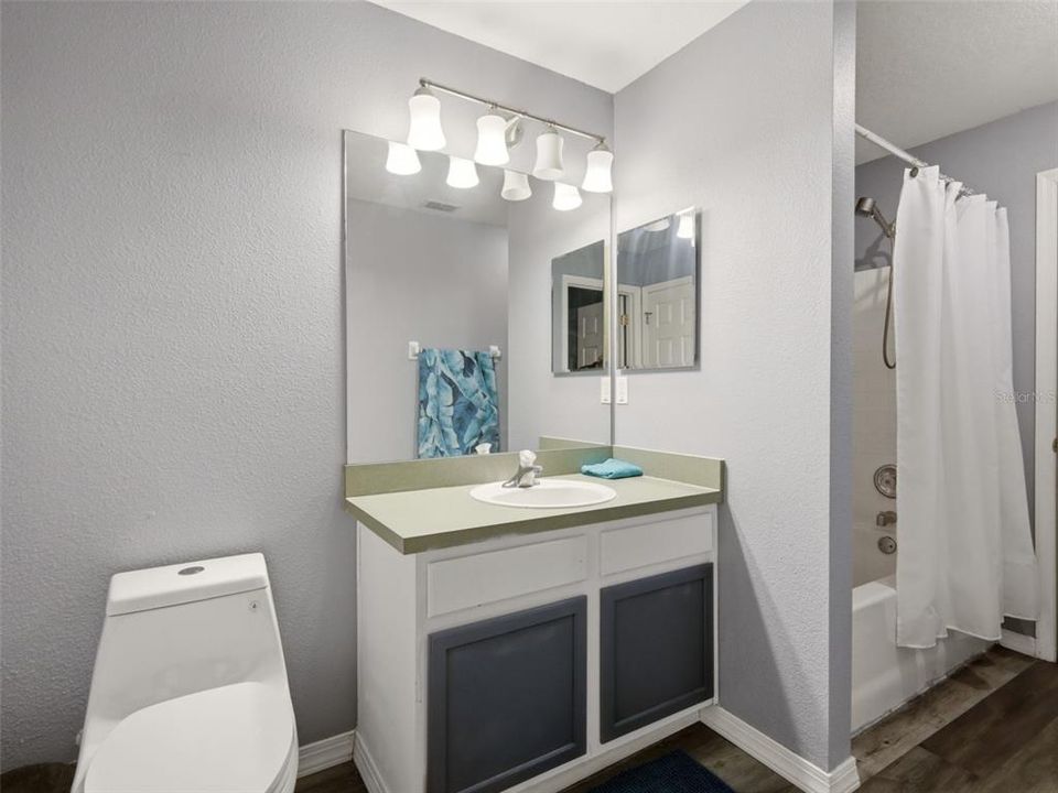 For Sale: $385,000 (3 beds, 2 baths, 1778 Square Feet)