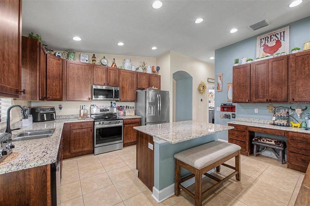 For Sale: $367,000 (4 beds, 2 baths, 2186 Square Feet)