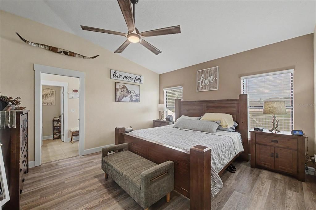 For Sale: $367,000 (4 beds, 2 baths, 2186 Square Feet)