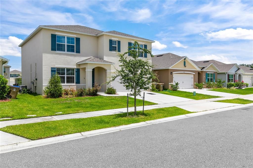 For Sale: $449,000 (5 beds, 3 baths, 2674 Square Feet)