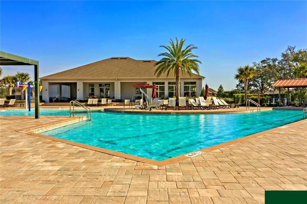 For Sale: $449,000 (5 beds, 3 baths, 2674 Square Feet)