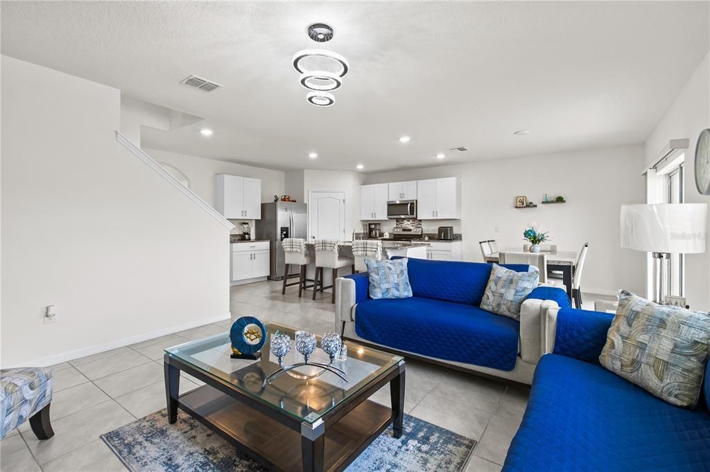 For Sale: $449,000 (5 beds, 3 baths, 2674 Square Feet)