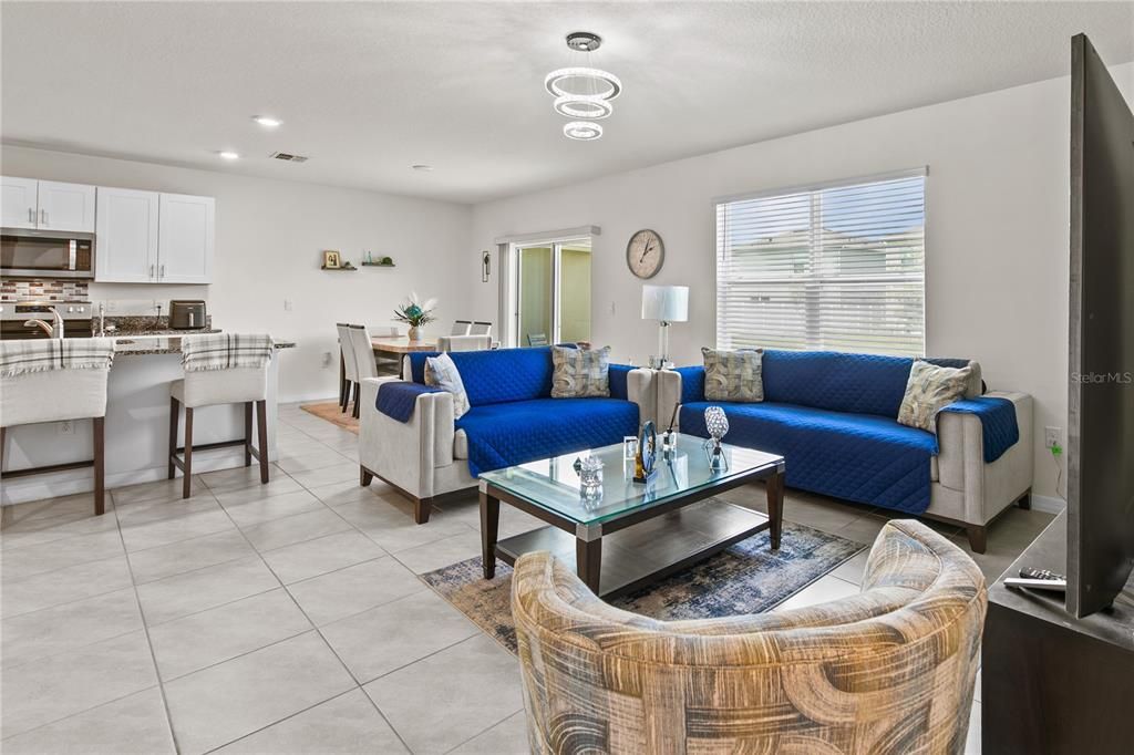 For Sale: $449,000 (5 beds, 3 baths, 2674 Square Feet)