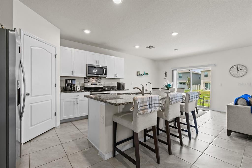For Sale: $449,000 (5 beds, 3 baths, 2674 Square Feet)