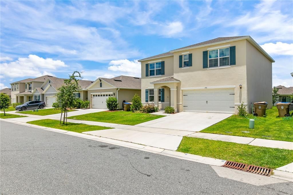 For Sale: $449,000 (5 beds, 3 baths, 2674 Square Feet)