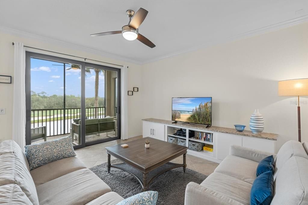 For Rent: $2,200 (2 beds, 2 baths, 1142 Square Feet)