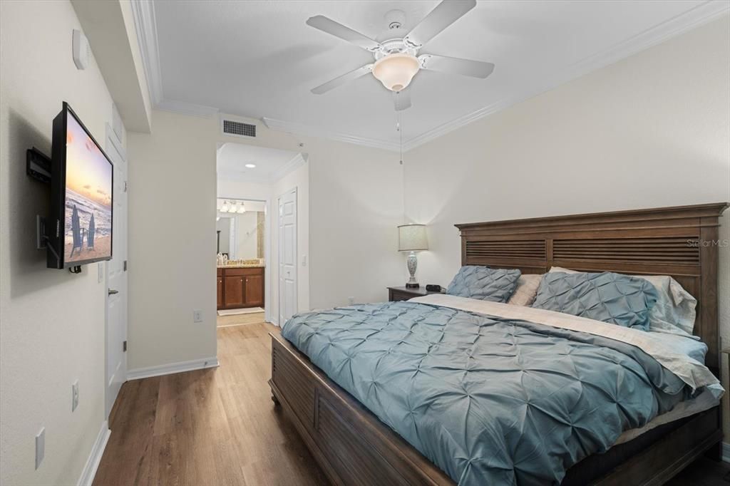 For Rent: $2,200 (2 beds, 2 baths, 1142 Square Feet)