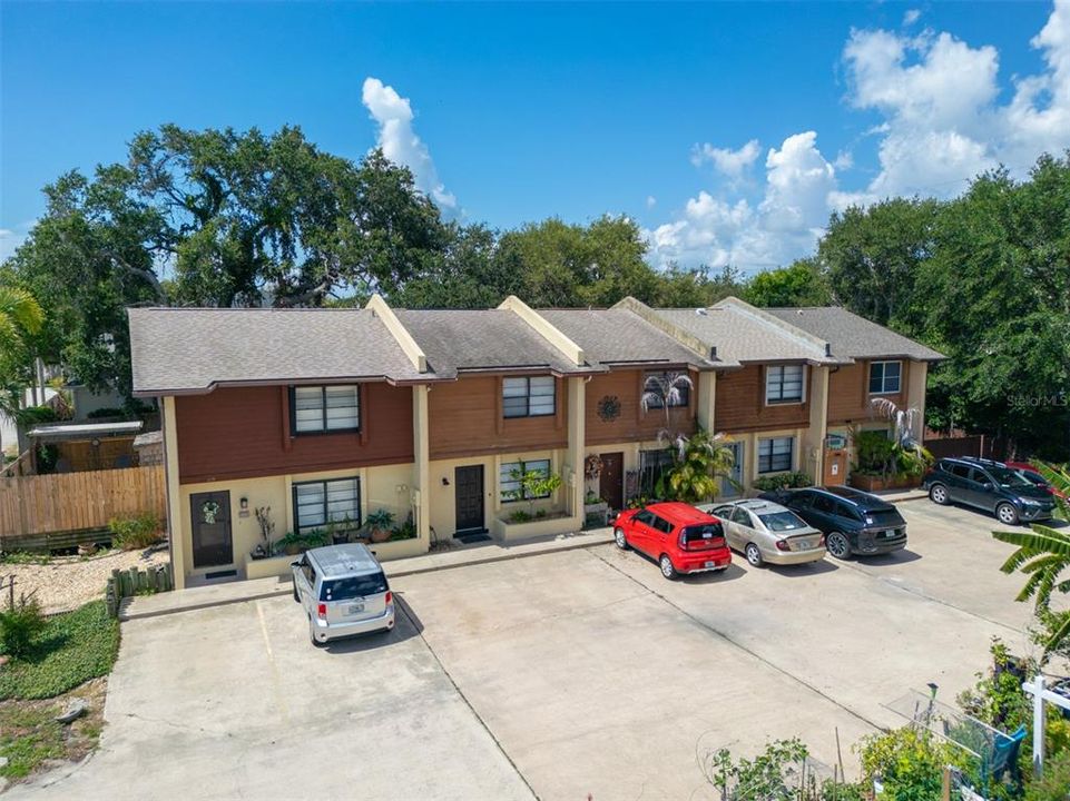 For Sale: $360,000 (2 beds, 1 baths, 1054 Square Feet)