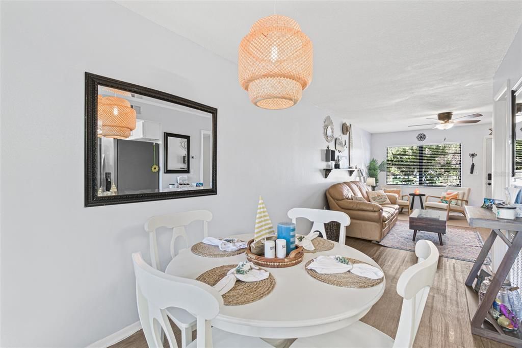 For Sale: $360,000 (2 beds, 1 baths, 1054 Square Feet)