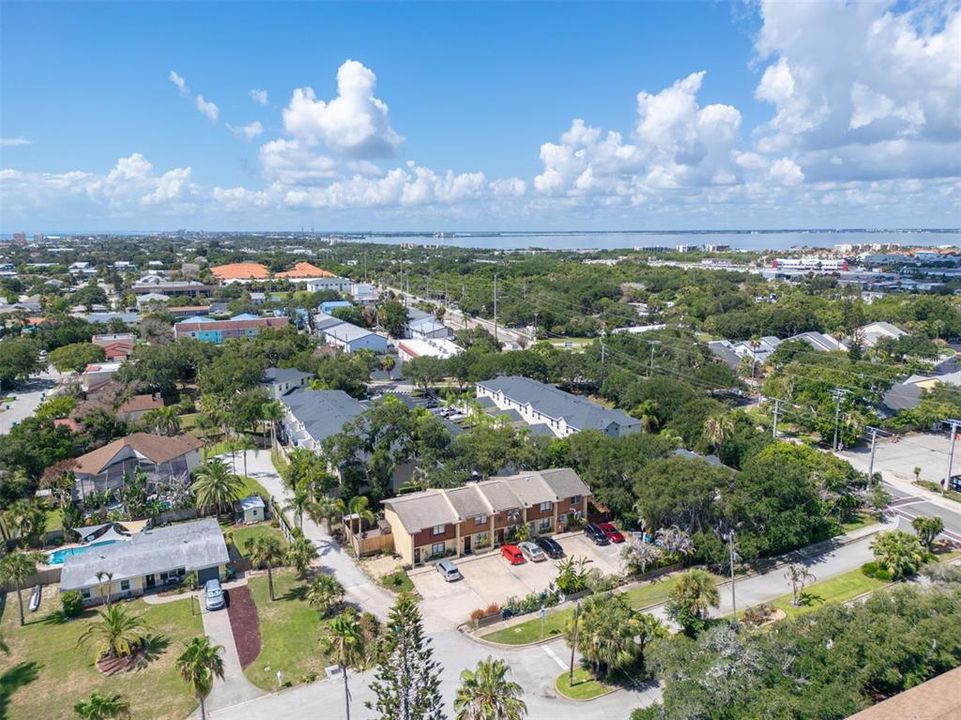 For Sale: $360,000 (2 beds, 1 baths, 1054 Square Feet)