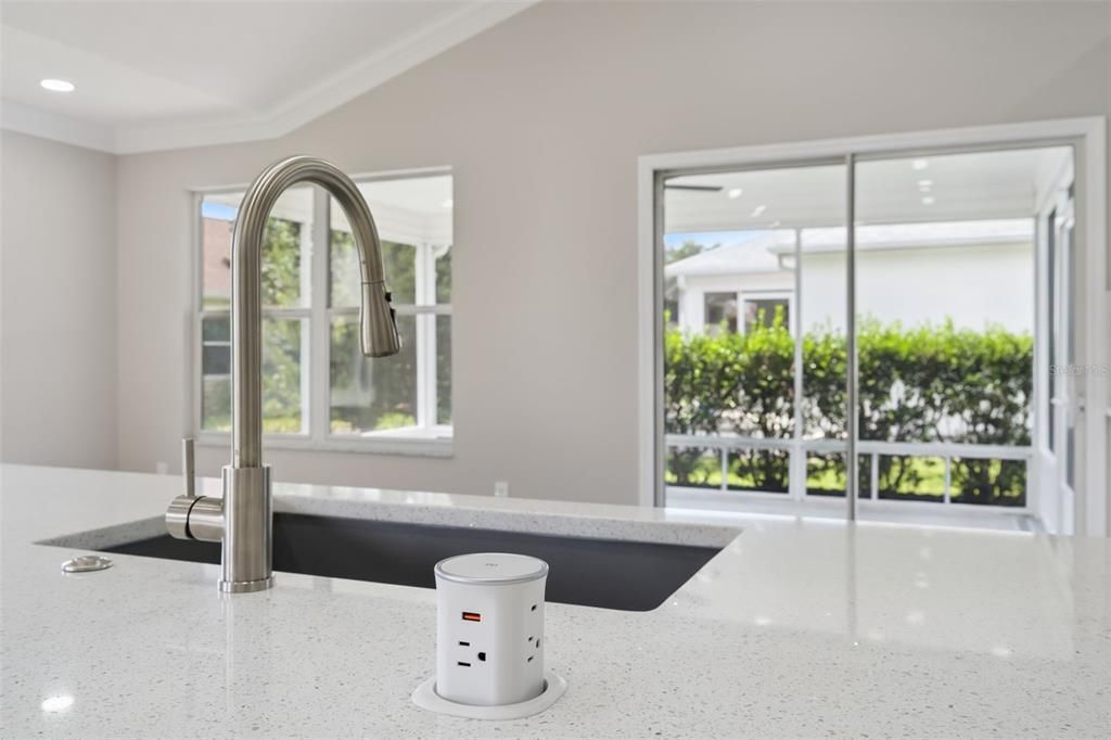 For Sale: $449,900 (2 beds, 2 baths, 1782 Square Feet)