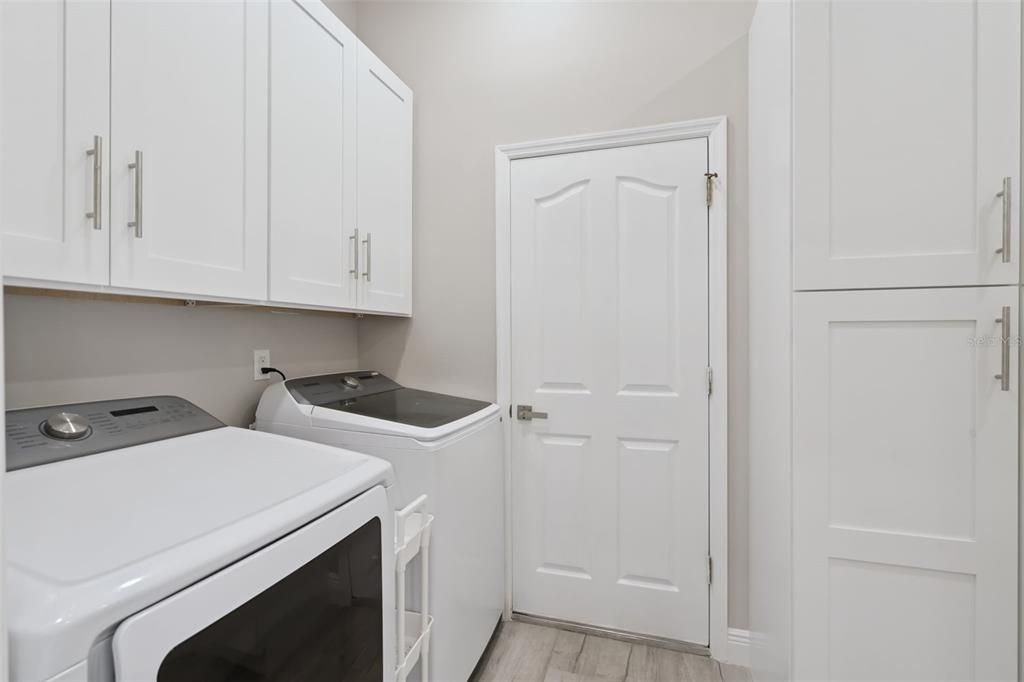 For Sale: $449,900 (2 beds, 2 baths, 1782 Square Feet)