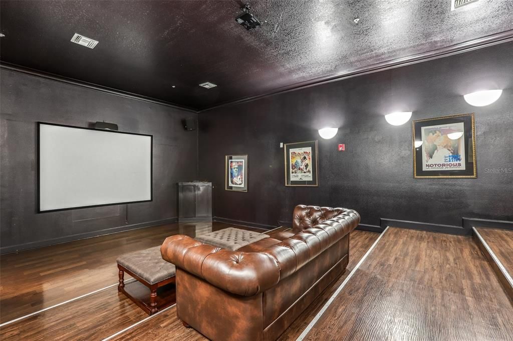 For Sale: $250,000 (2 beds, 2 baths, 1146 Square Feet)
