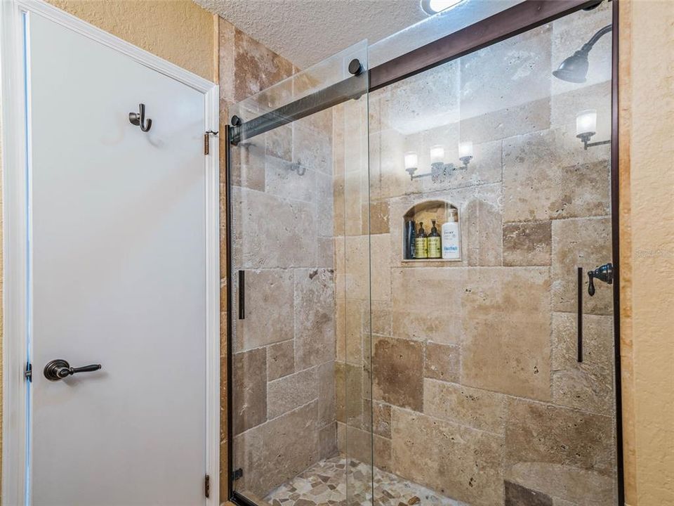 На продажу: $1,550,000 (4 спален, 2 ванн, 3436 Квадратных фут)