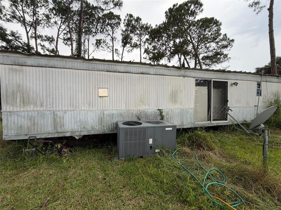 For Sale: $65,000 (3 beds, 2 baths, 1344 Square Feet)