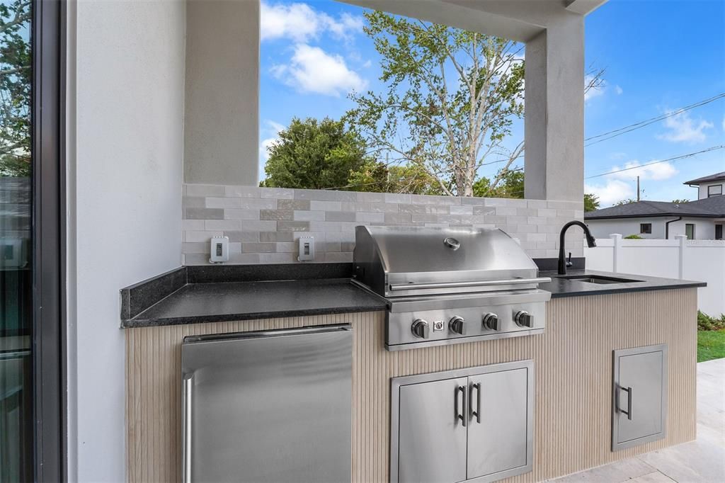 En Venta: $1,549,000 (5 camas, 4 baños, 3283 Pies cuadrados)