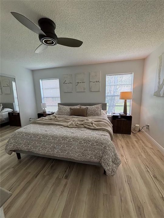 For Sale: $348,900 (2 beds, 2 baths, 1070 Square Feet)