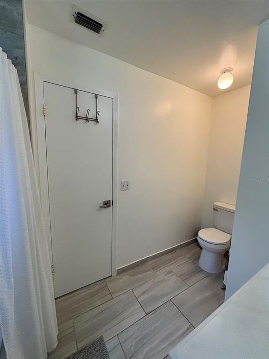 For Sale: $348,900 (2 beds, 2 baths, 1070 Square Feet)