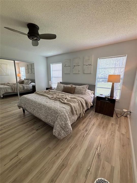 For Sale: $348,900 (2 beds, 2 baths, 1070 Square Feet)