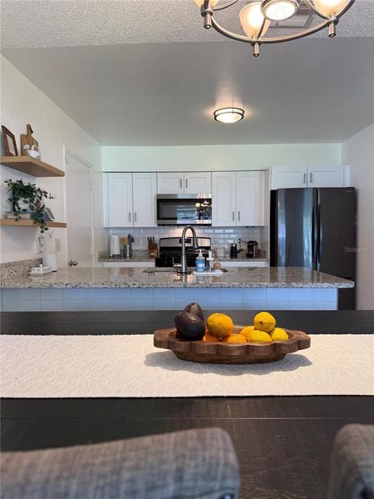 For Sale: $348,900 (2 beds, 2 baths, 1070 Square Feet)