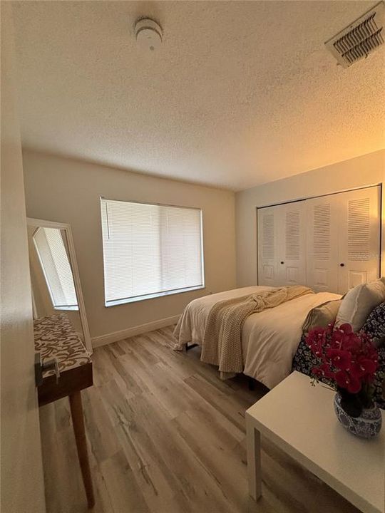 For Sale: $348,900 (2 beds, 2 baths, 1070 Square Feet)