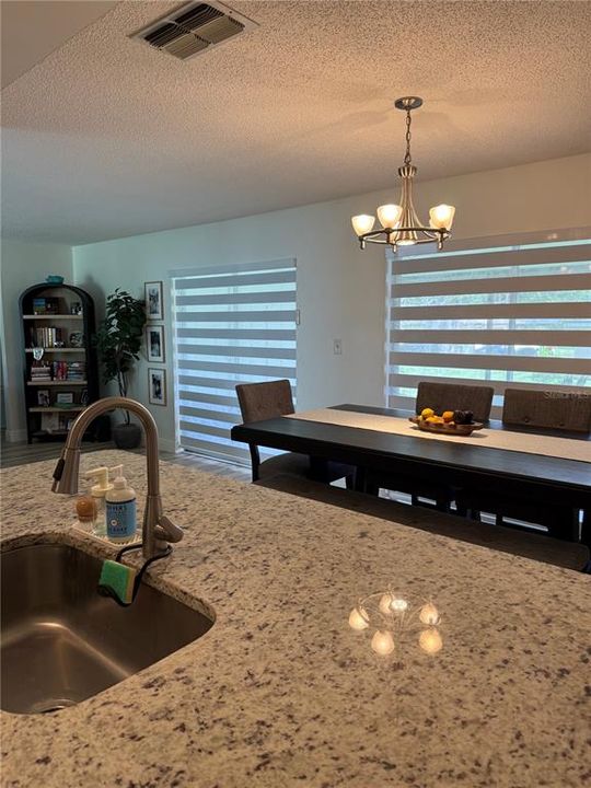 For Sale: $348,900 (2 beds, 2 baths, 1070 Square Feet)