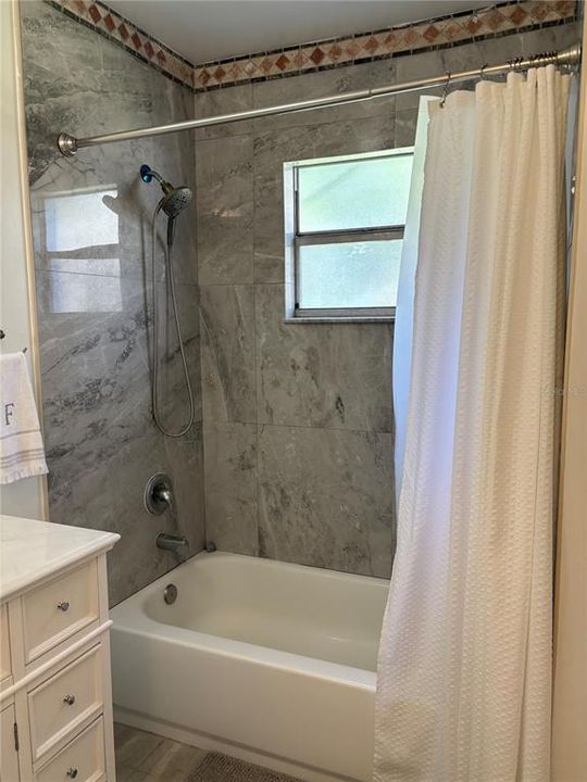 For Sale: $348,900 (2 beds, 2 baths, 1070 Square Feet)