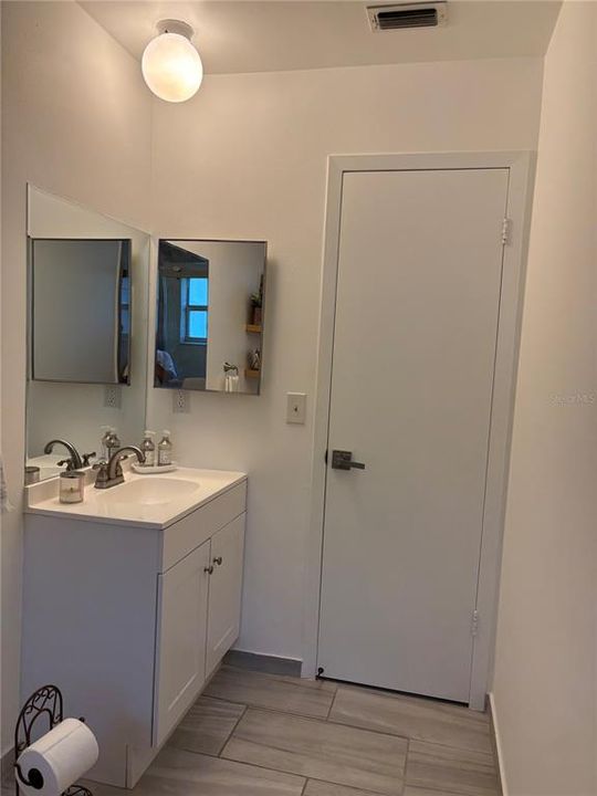 For Sale: $348,900 (2 beds, 2 baths, 1070 Square Feet)