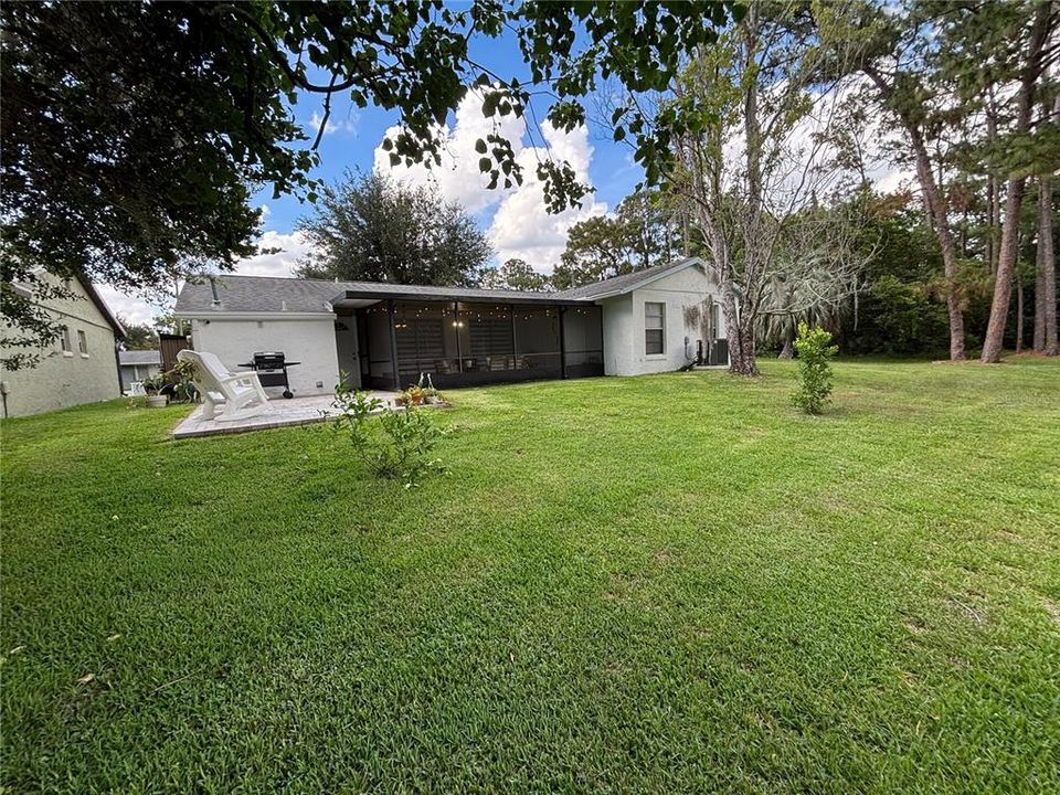 For Sale: $348,900 (2 beds, 2 baths, 1070 Square Feet)