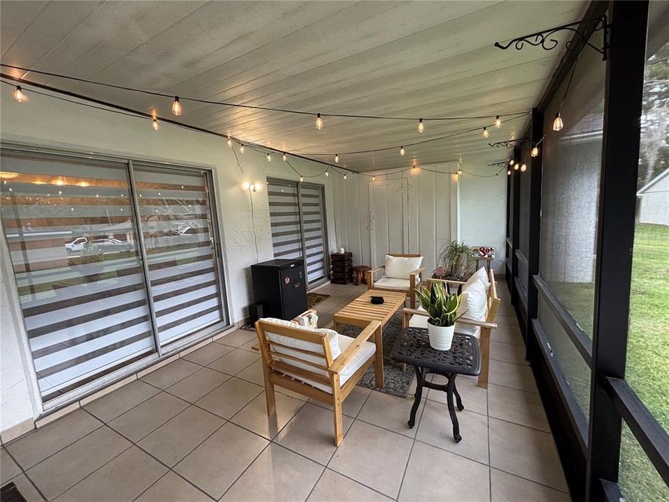 For Sale: $348,900 (2 beds, 2 baths, 1070 Square Feet)