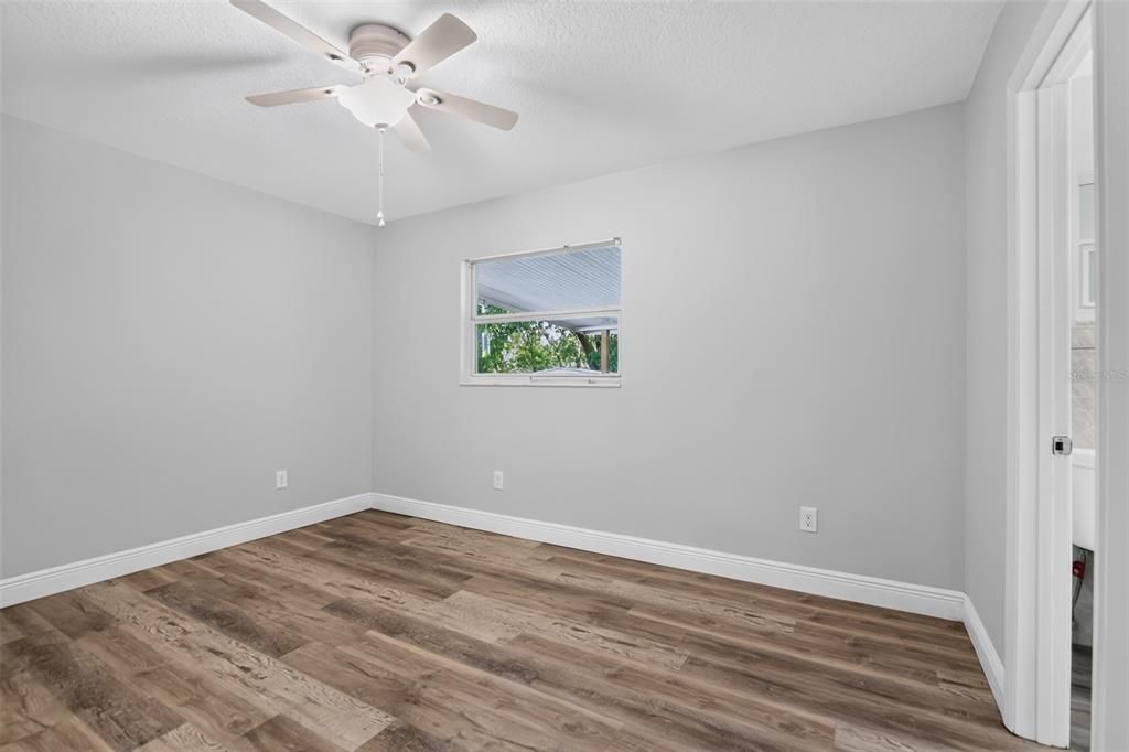 For Sale: $269,800 (3 beds, 1 baths, 1050 Square Feet)