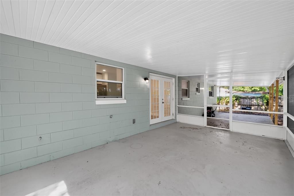 For Sale: $269,800 (3 beds, 1 baths, 1050 Square Feet)