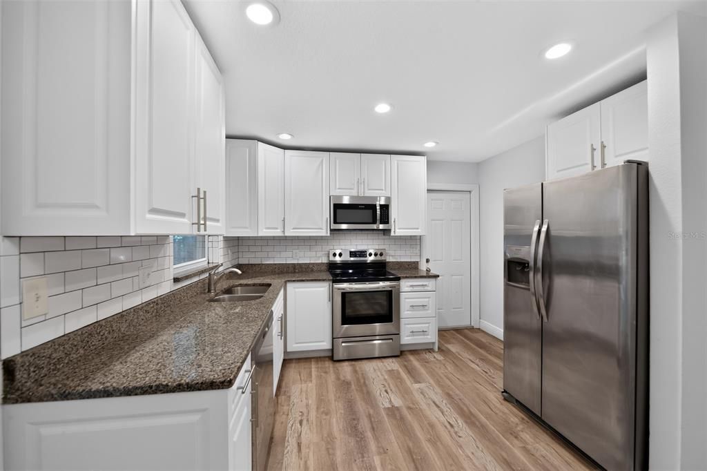 For Sale: $269,800 (3 beds, 1 baths, 1050 Square Feet)